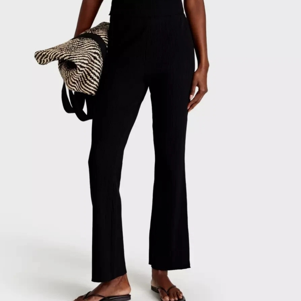 Vince Rib Flared Pant Pull On Black Allover Ribbed Stretch Knit Size Large